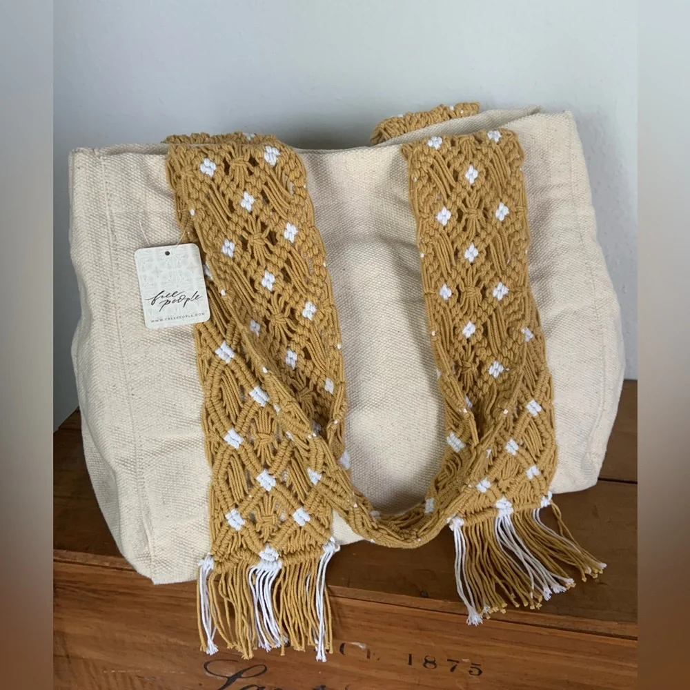 Free People ~ Mia Macrame Strap Tote ~ NWT - Picture 4 of 16